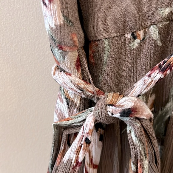 Floral Maxi Dress - Picture 3 of 9